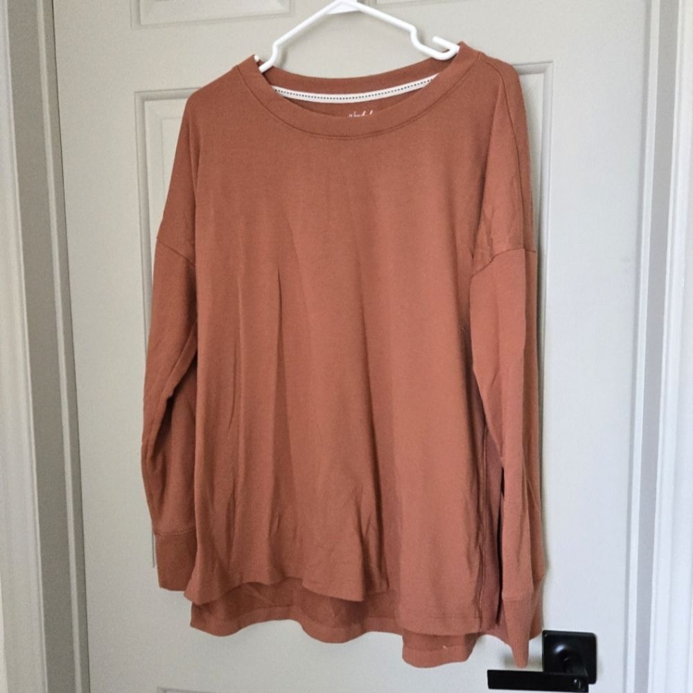 Wonderly Studio Long Sleeve Sweatshirt Size L